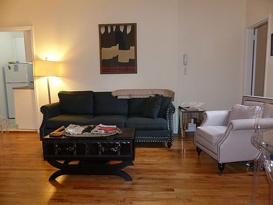 4th image of 2020 Broadway APT 4A
