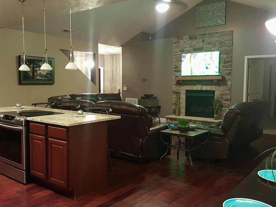 2nd image of 307 McVicker Dr