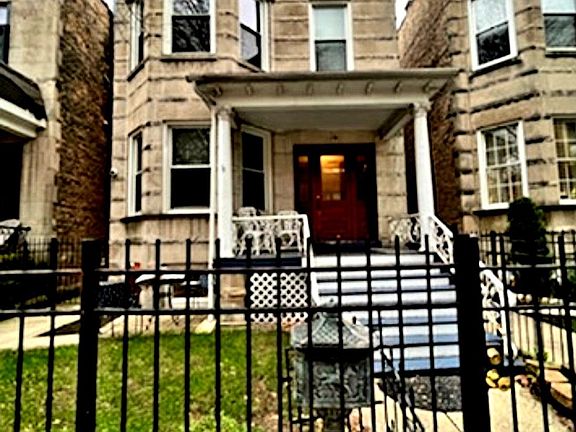 2nd image of 1603 W Belle Plaine Ave