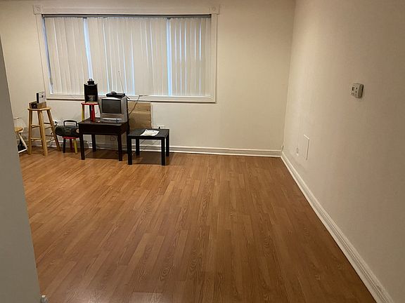 3rd image of 1714 W Touhy Ave APT A1n