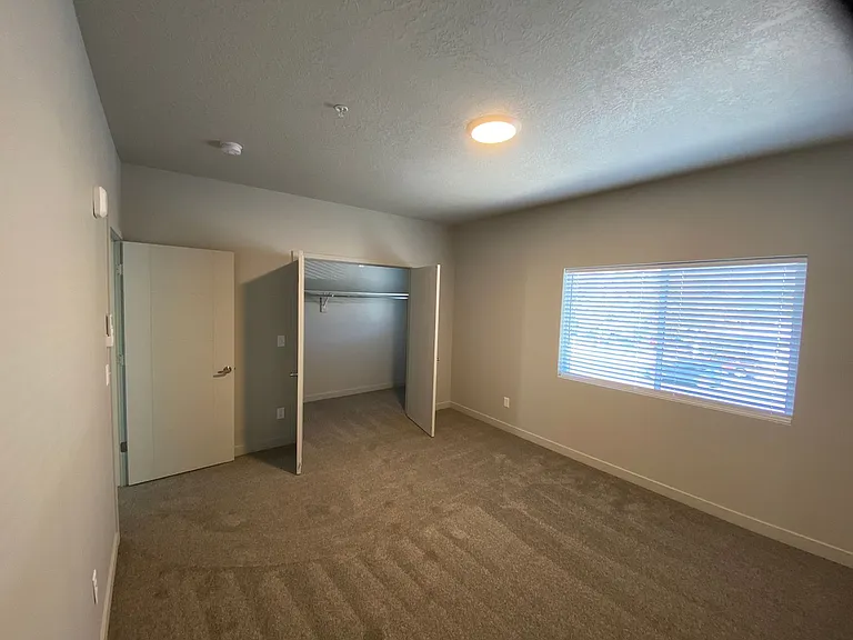 560 S Main St — Photo 13