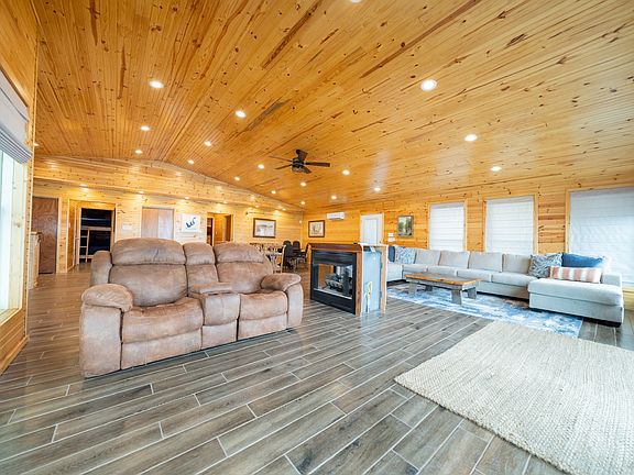 5th image of 354 E Lakeview Dr