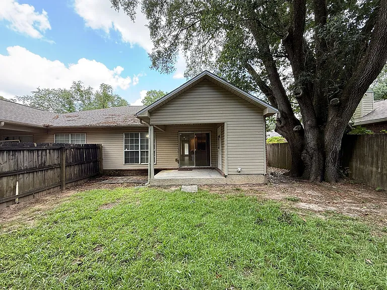 2809 E Johnson Ave #A — Photo 15