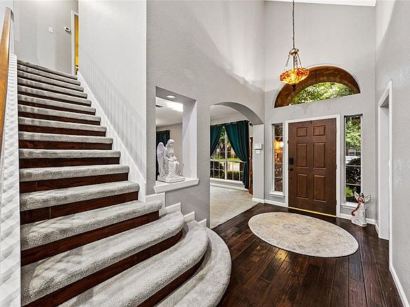 4th image of 816 Chittamwood Ln