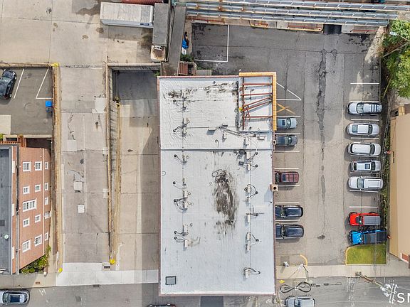5th image of 61 Field St 101