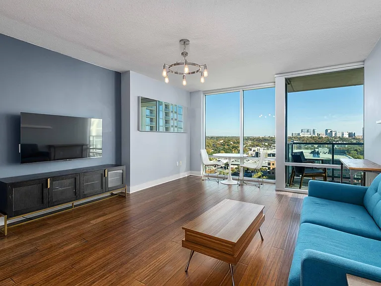 300 Bowie St #1808 — Photo 2