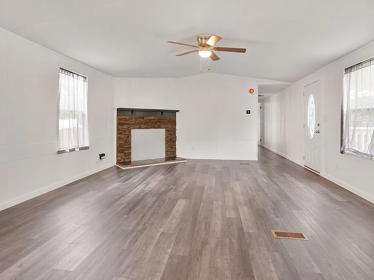 21950 Caney Dr — Photo 10