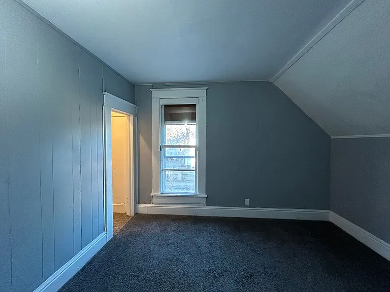 323 Sherman St — Photo 10