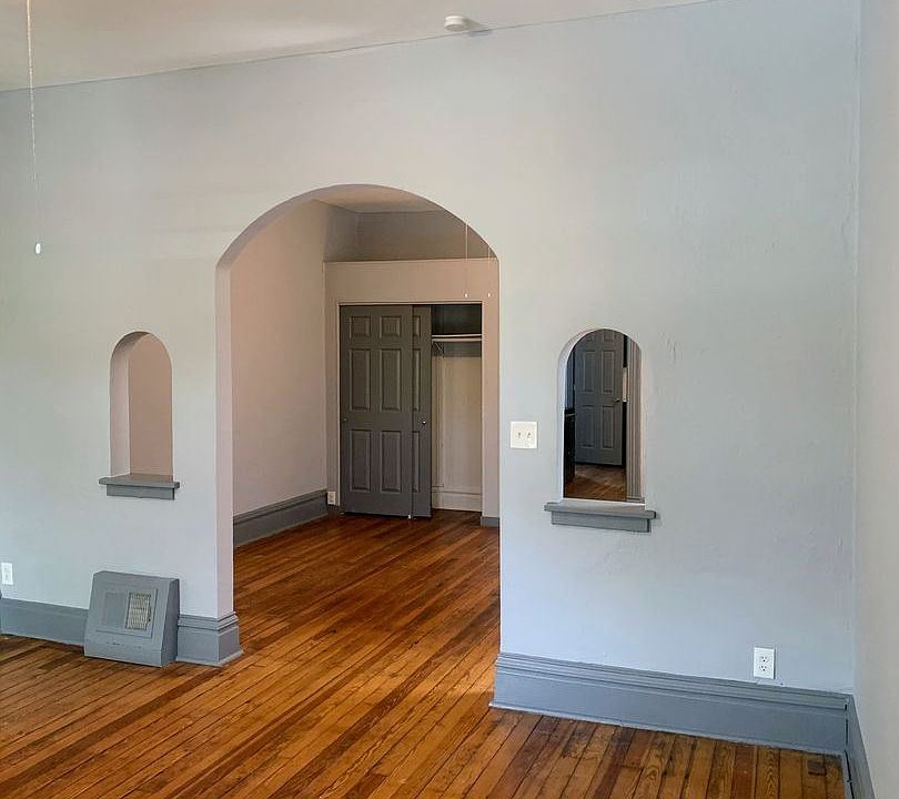 1st image of 3322 Iowa Ave Floor 1-A