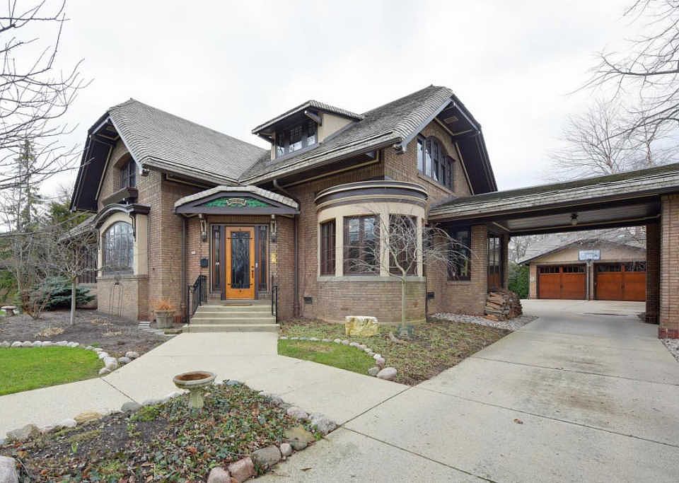 1st image of 3937 N Lake Dr