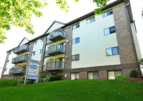 327 7th Ave S #401 Photo 1