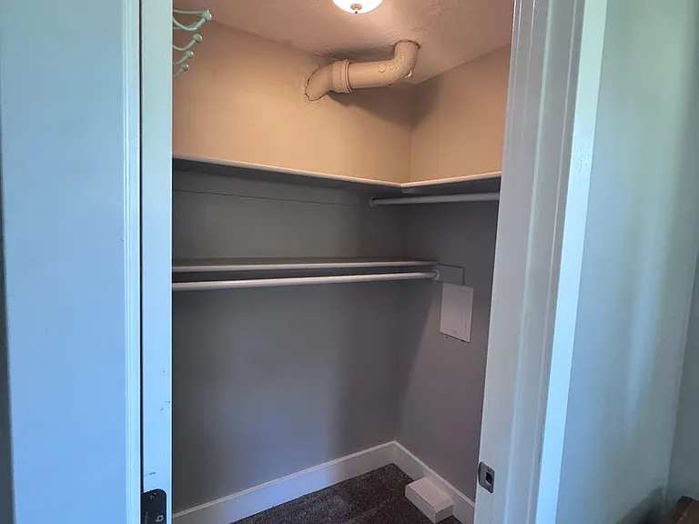 521 S Rose Hill Rd — Photo 4