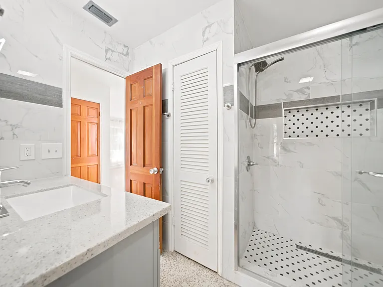 365 Blue Heron Rd — Photo 17