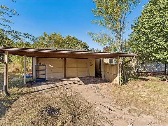 33rd image of 19001 Rolling Oak Rd