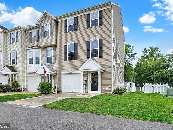 3rd image of 4129 Strawbridge Ct