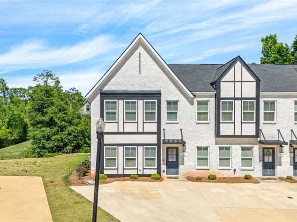 569 Waterpoint Way, Opelika, AL 36801