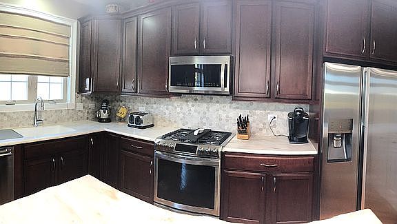 Kitchen 20' x 13'