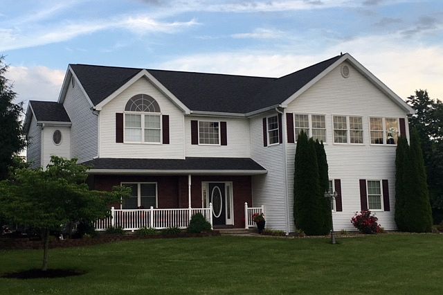 3,212 sq ft w/riverview