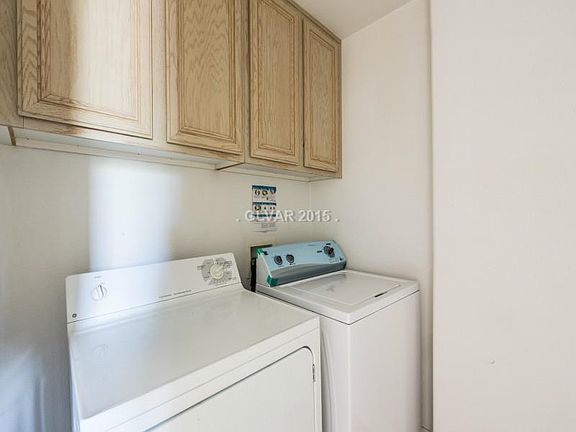 3rd image of 9732 Manheim Ln