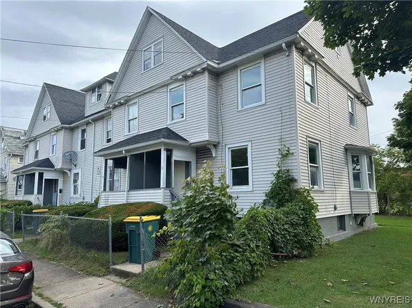 28 Home Pl, Rochester, NY 14611