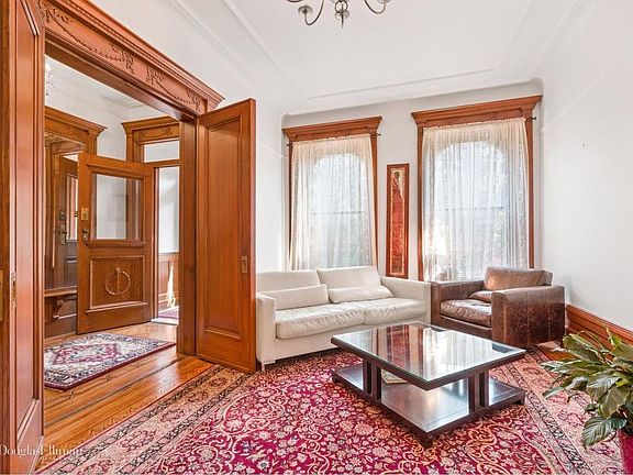 5th image of 385 Sterling Pl