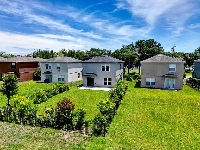 1752 Portcastle Cir — Photo 64