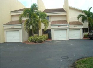 9021 NW 38th Dr, Coral Springs, FL 33065