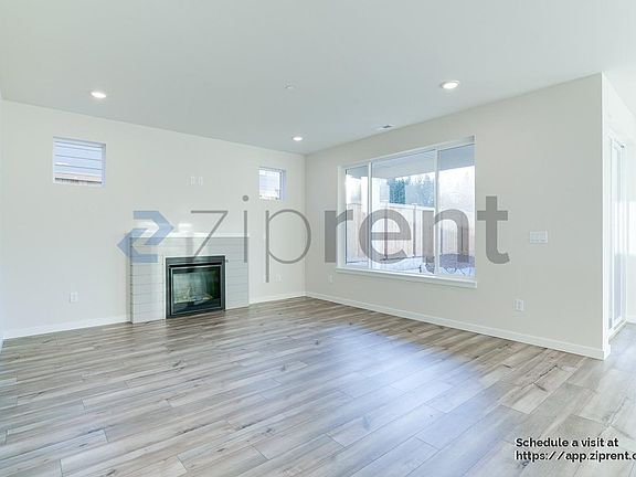 4th image of 3915 McCormick Village Dr