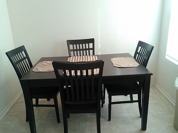 5th image of 1112 Leslie Cir Unit A