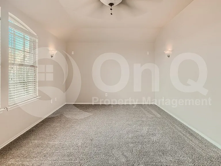 501 Lipizzan Ln — Photo 15