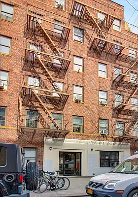 Rented by Creed Realty Group | media 8