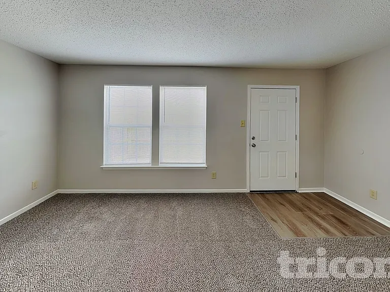 746 Streamside Dr — Photo 2