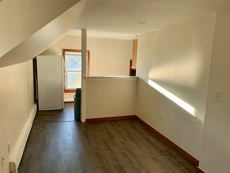 528 Deering Ave #6 — Photo 2