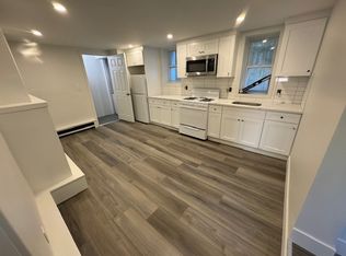 156 Brook St #1R, Scarsdale, NY 10583
