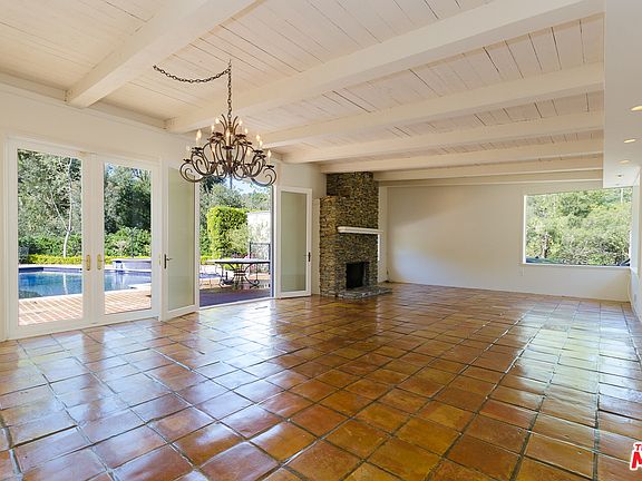 3rd image of 2543 Benedict Canyon Dr