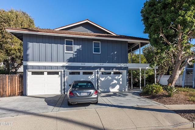 1st image of 906 Seahorse Ct