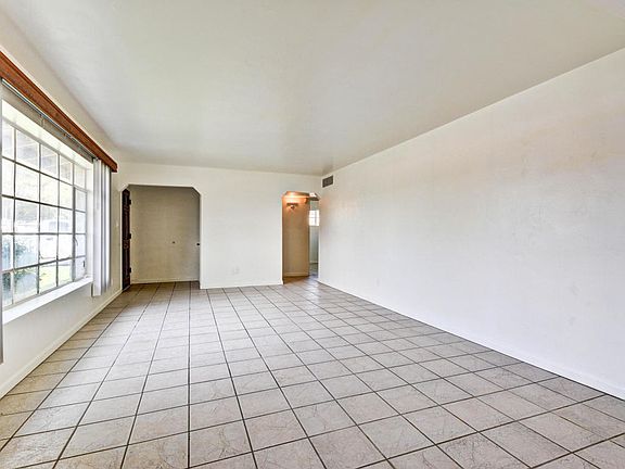5th image of 5531 N 19th Dr