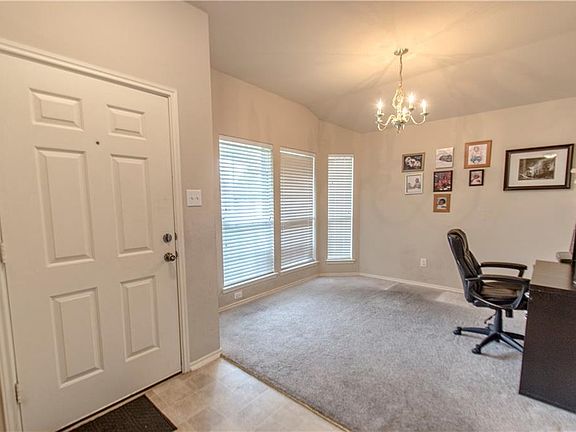 3rd image of 2033 Barclay Dr