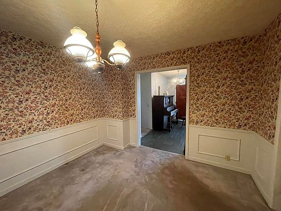 5th image of 900 Panorama Dr