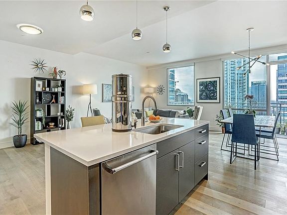 4th image of 222 West Ave Unit 2613