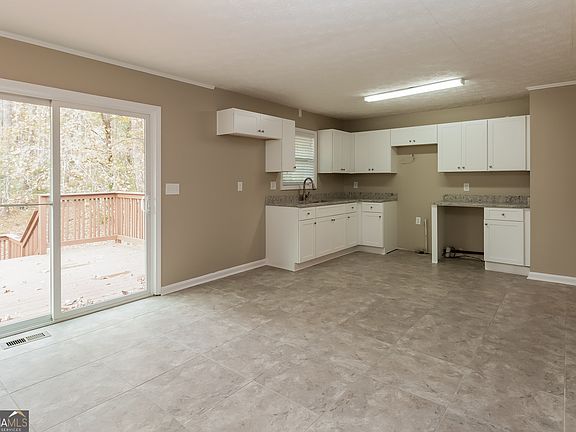 5th image of 8295 Englewood Trl
