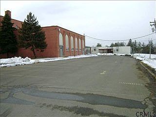2nd image of 158 Union Tpke