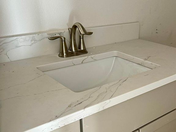 5th image of 1674 Slate Dr
