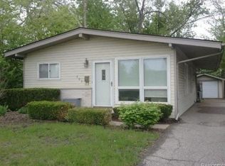 862 N Center St, Northville, MI 48167