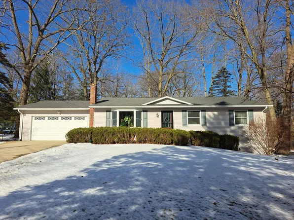 431 Schaeffer Dr, Clare, MI 48617