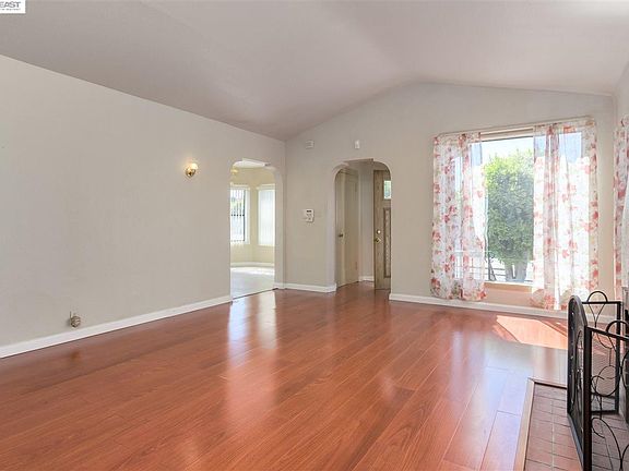 4th image of 2933 62nd Ave