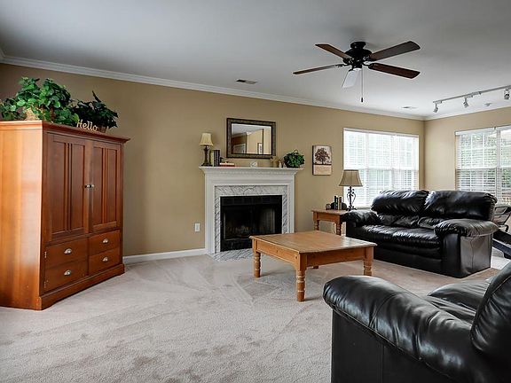 5th image of 309 Birkenstock Ct