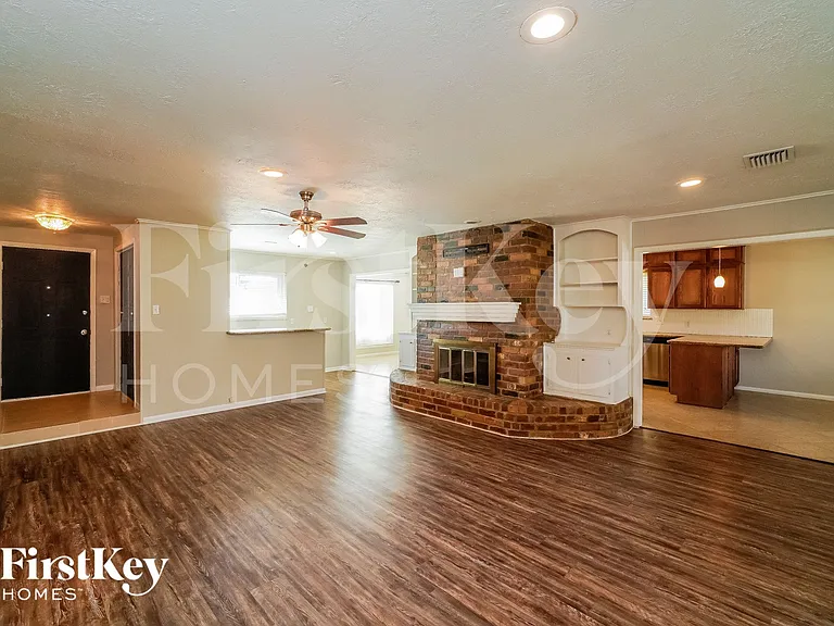 4611 White Cloud Ln — Photo 4