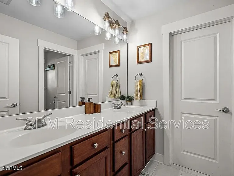 106 Emerson Ct — Photo 17