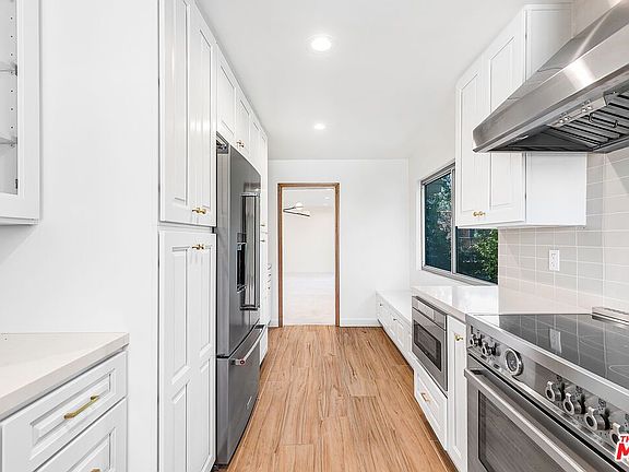 5th image of 420 S Madison Ave APT 205